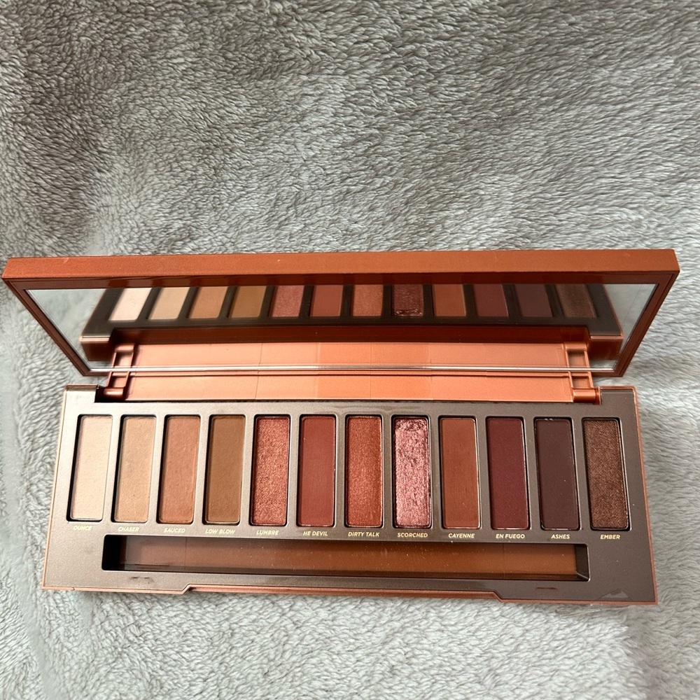 Authentic Urban Decay Naked Heat 12-Shade Eyeshadow Palette - Picture 8 of 16